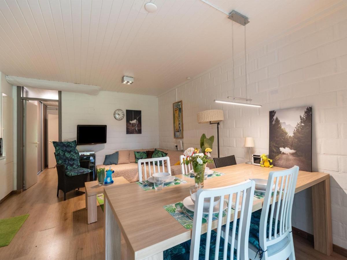 Snug Apartment In Houthalen Oost With Heated Pool Genk Eksteriør billede